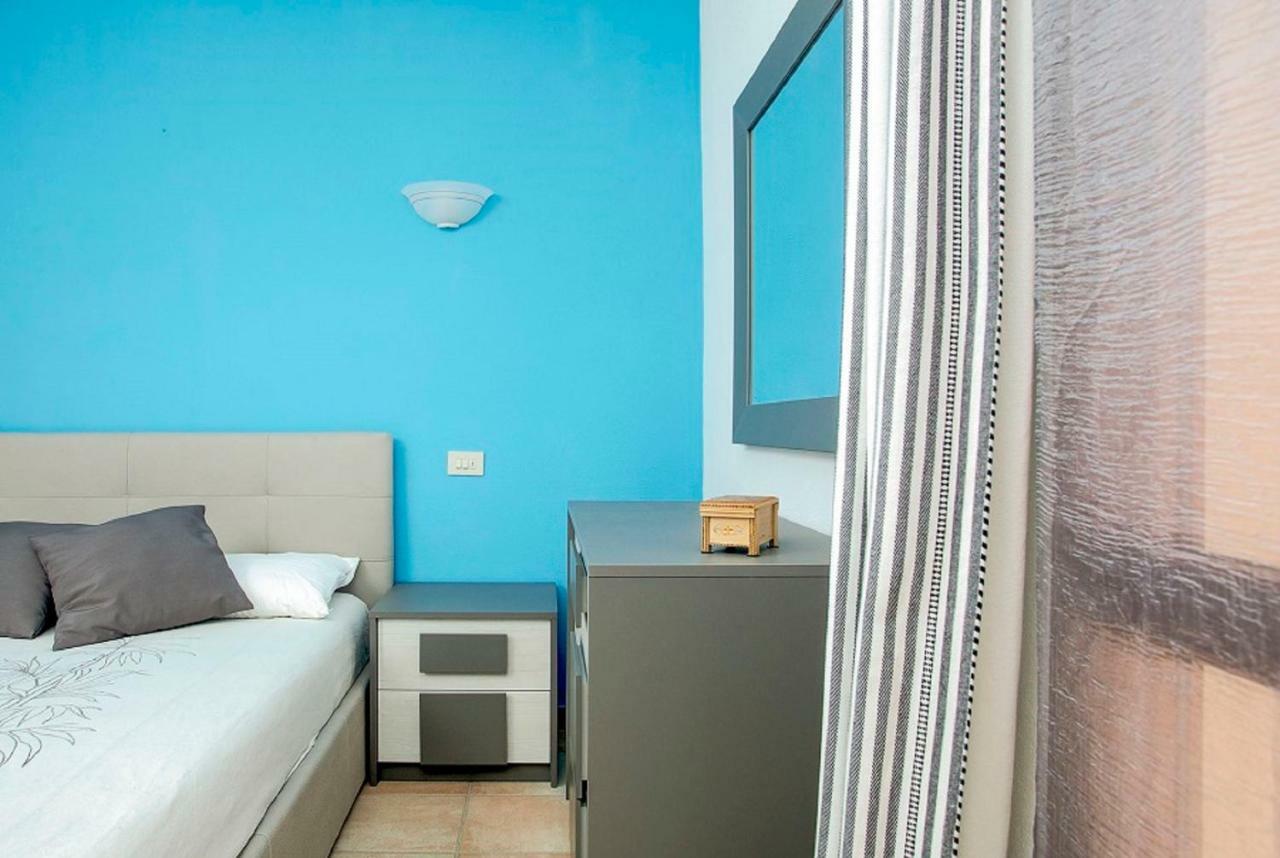 Ferienwohnung Bilocale Via Umbria Santa Teresa Gallura Exterior foto
