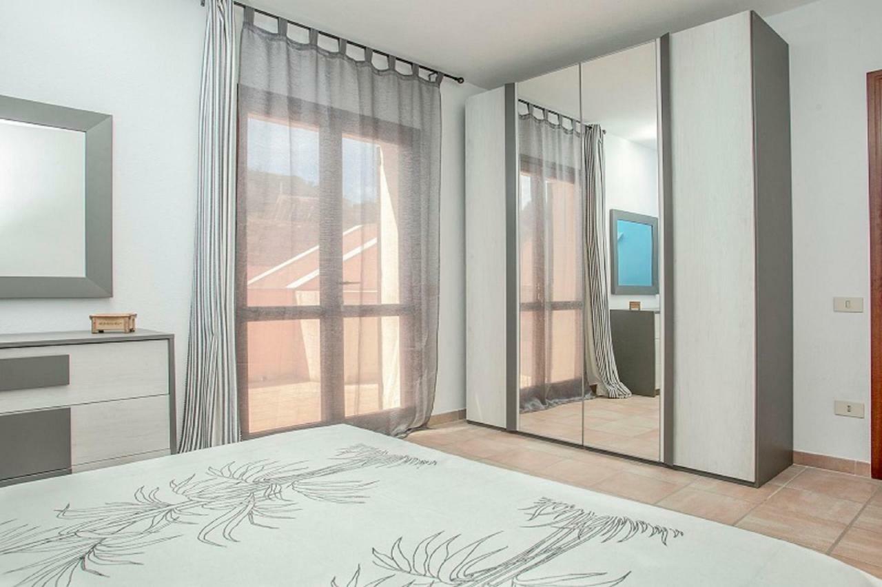 Ferienwohnung Bilocale Via Umbria Santa Teresa Gallura Exterior foto